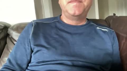 Snapshot of toggaman chatting on 10/19/25, 08:09 Joshua1983 online show from 10/19/25, 08:09