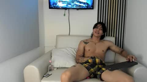 toji lee online show from 10/19/25, 02:34