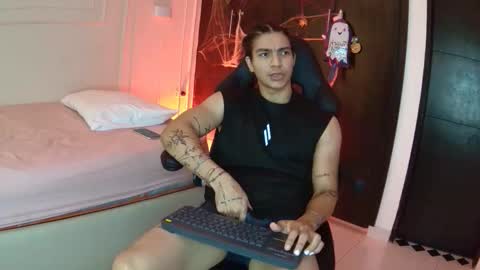 toji lee online show from 10/30/25, 02:57