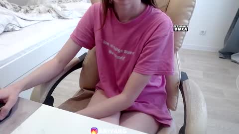 Arina online show from 12/05/25, 09:51