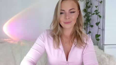 Snapshot of tokens_are_sexy chatting on 08/05/26, 09:39 tokens_are_sexy online show from 08/05/26, 09:39