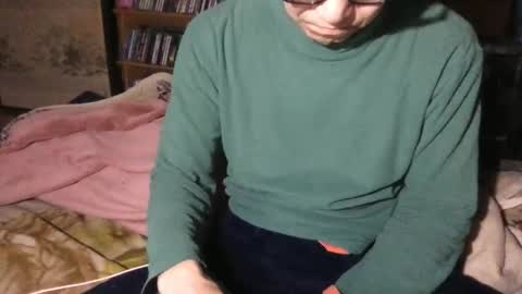 small man online show from 11/23/25, 07:35