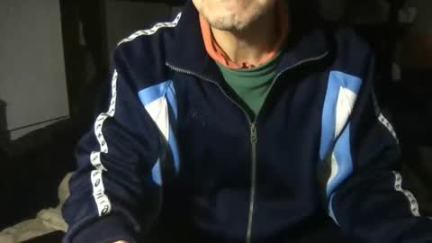 small man online show from 02/07/26, 04:54