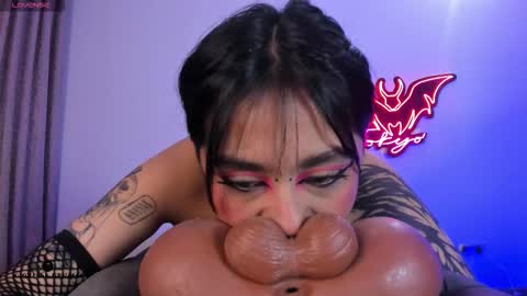   Independent model online show from 01/18/26, 11:30