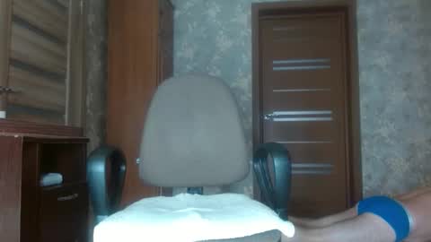 Snapshot of tolianuch chatting on 04/23/26, 10:25 Huligan online show from 04/23/26, 10:25