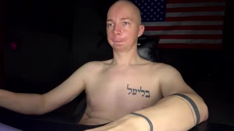 Snapshot of tolyadar chatting on 11/15/25, 04:58 tolyadar online show from 11/15/25, 04:58