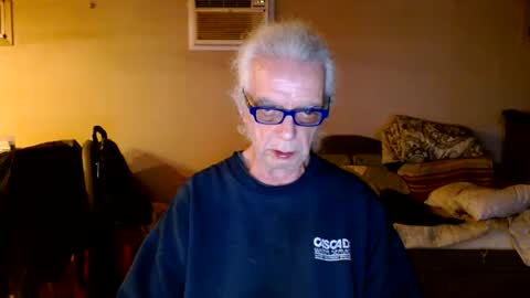 tom112292014 online show from 01/01/25, 02:19