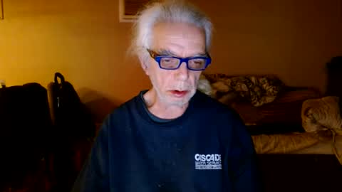 tom112292014 online show from 01/05/25, 01:03