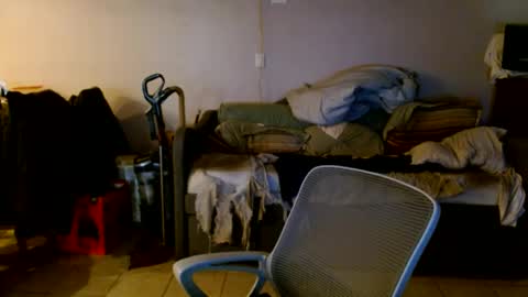 tom112292014 online show from 10/14/25, 05:03