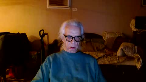 tom112292014 online show from 12/23/25, 02:42