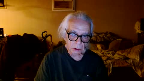 Snapshot of tom112292014 chatting on 04/18/26, 03:10 tom112292014 online show from 04/18/26, 03:10