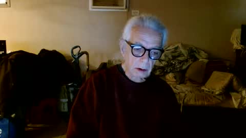 Snapshot of tom112292014 chatting on 04/24/26, 01:13 tom112292014 online show from 04/24/26, 01:13