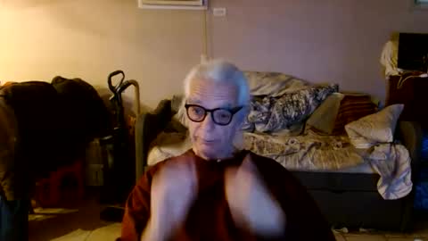 Snapshot of tom112292014 chatting on 05/04/26, 11:17 tom112292014 online show from 05/04/26, 11:17