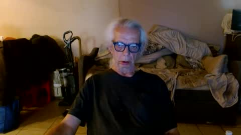 Snapshot of tom112292014 chatting on 05/17/26, 08:05 tom112292014 online show from 05/17/26, 08:05