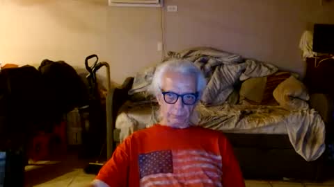 Snapshot of tom112292014 chatting on 05/27/26, 01:57 tom112292014 online show from 05/27/26, 01:57