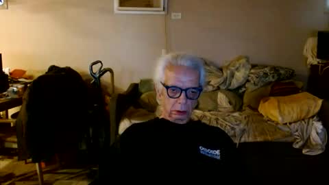 Snapshot of tom112292014 chatting on 06/05/26, 02:23 tom112292014 online show from 06/05/26, 02:23