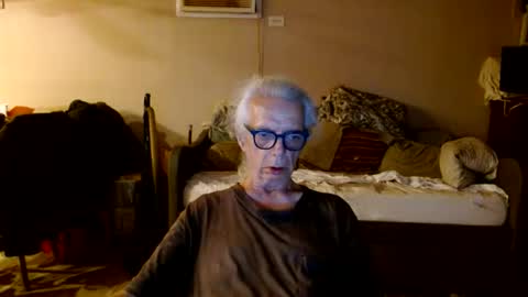 Snapshot of tom112292014 chatting on 06/08/26, 01:28 tom112292014 online show from 06/08/26, 01:28