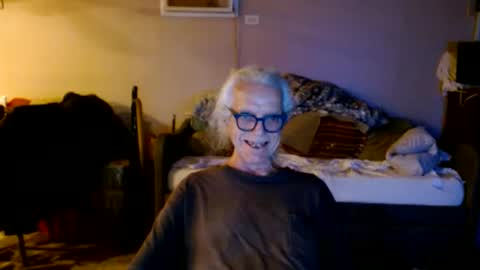 Snapshot of tom112292014 chatting on 06/10/26, 02:45 tom112292014 online show from 06/10/26, 02:45