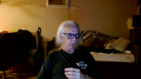 Snapshot of tom112292014 chatting on 06/24/26, 02:21 tom112292014 online show from 06/24/26, 02:21