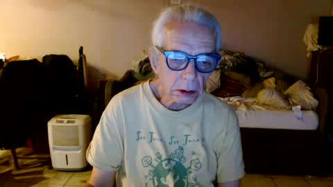 Snapshot of tom112292014 chatting on 07/14/26, 10:32 tom112292014 online show from 07/14/26, 10:32