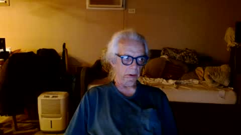 Snapshot of tom112292014 chatting on 07/22/26, 02:03 tom112292014 online show from 07/22/26, 02:03