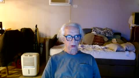 Snapshot of tom112292014 chatting on 07/26/26, 02:57 tom112292014 online show from 07/26/26, 02:57