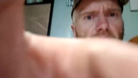tom242400 online show from 10/27/25, 11:36