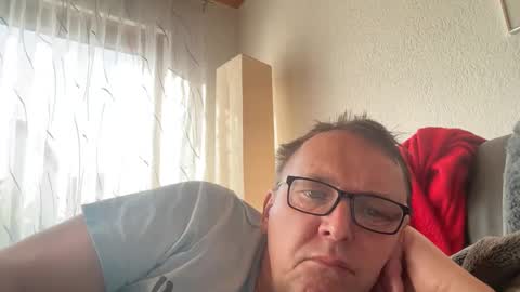 Snapshot of tom6644 chatting on 03/08/25, 08:22 Tom online show from 03/08/25, 08:22