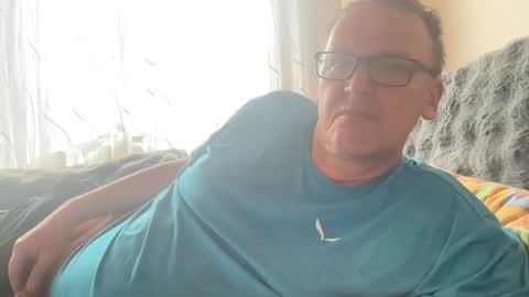 Snapshot of tom6644 chatting on 10/11/25, 01:20 Tom online show from 10/11/25, 01:20