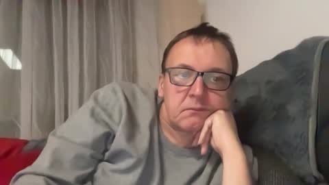 Snapshot of tom6644 chatting on 11/26/25, 03:57 Tom online show from 11/26/25, 03:57