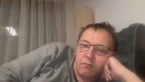 Snapshot of tom6644 chatting on 12/04/25, 05:32 Tom online show from 12/04/25, 05:32