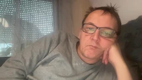 Snapshot of tom6644 chatting on 12/05/25, 03:09 Tom online show from 12/05/25, 03:09