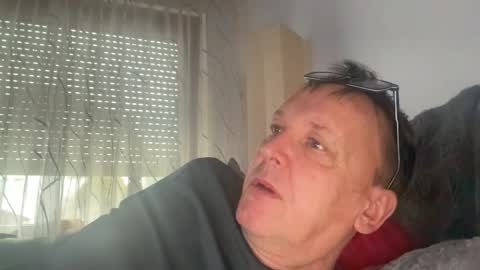 Snapshot of tom6644 chatting on 02/10/26, 04:00 Tom online show from 02/10/26, 04:00