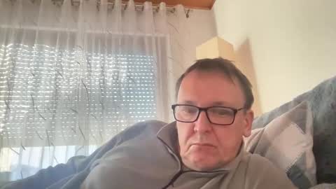 Snapshot of tom6644 chatting on 02/25/26, 03:21 Tom online show from 02/25/26, 03:21