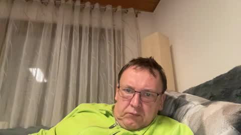 Snapshot of tom6644 chatting on 02/26/26, 05:34 Tom online show from 02/26/26, 05:34