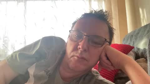 Snapshot of tom6644 chatting on 02/28/26, 07:31 Tom online show from 02/28/26, 07:31