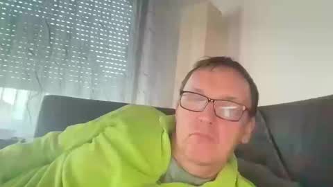 Snapshot of tom6644 chatting on 03/12/26, 05:08 Tom online show from 03/12/26, 05:08