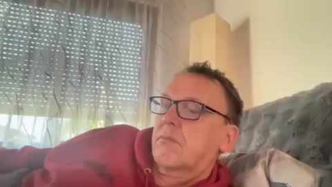 Snapshot of tom6644 chatting on 04/02/26, 03:53 Tom online show from 04/02/26, 03:53