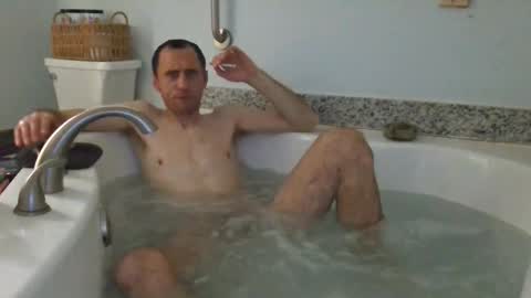 Snapshot of tom6801 chatting on 11/30/25, 08:29 Tom online show from 11/30/25, 08:29