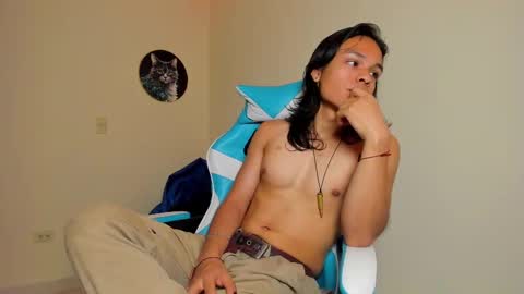 tom online show from 10/01/25, 10:27