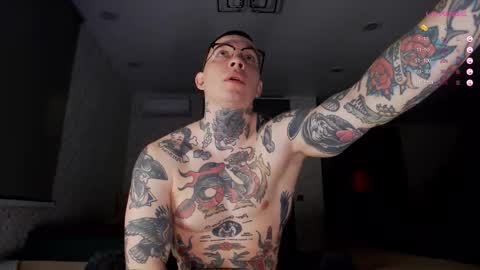 Snapshot of tom__ice chatting on 01/18/26, 02:04 tom__ice online show from 01/18/26, 02:04