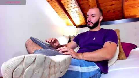   online show from 10/23/25, 01:43