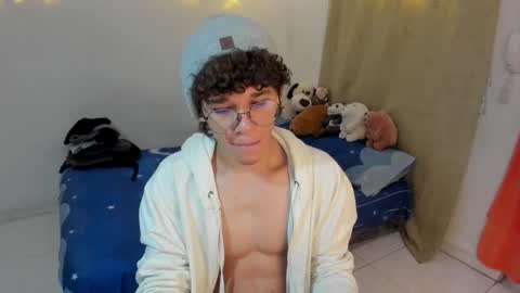 Tom Blue online show from 02/06/26, 12:19