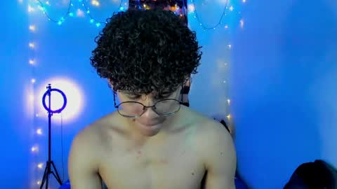 Tom Blue online show from 04/05/26, 02:25