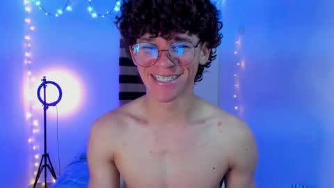 Tom Blue online show from 04/17/26, 02:14