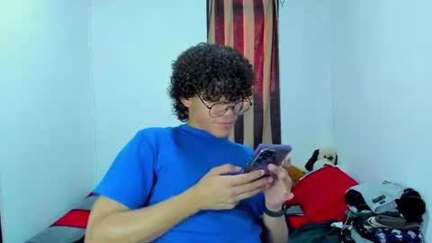 Snapshot of tom_blue10 chatting on 07/11/26, 06:43 Tom Blue online show from 07/11/26, 06:43