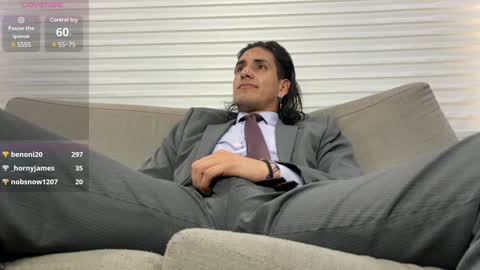 Snapshot of tom_blunt96 chatting on 02/06/25, 03:09 TOM online show from 02/06/25, 03:09