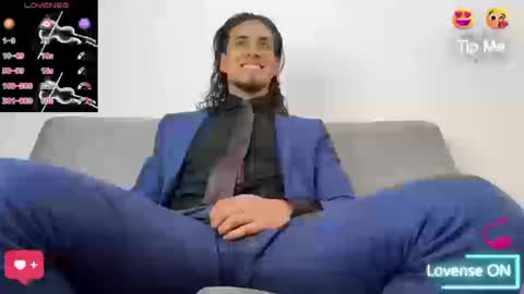 Snapshot of tom_blunt96 chatting on 09/18/25, 04:20 TOM online show from 09/18/25, 04:20