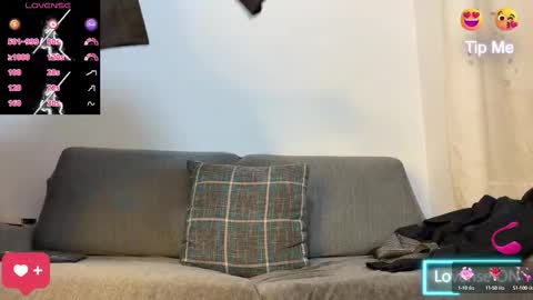 Snapshot of tom_blunt96 chatting on 10/26/25, 03:01 TOM online show from 10/26/25, 03:01