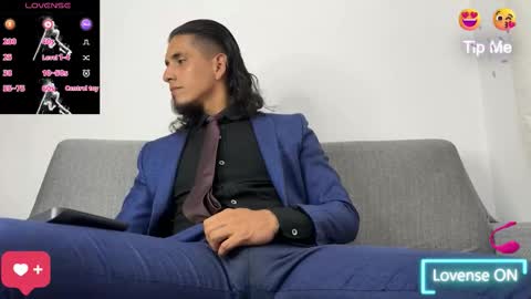 Snapshot of tom_blunt96 chatting on 10/30/25, 06:41 TOM online show from 10/30/25, 06:41